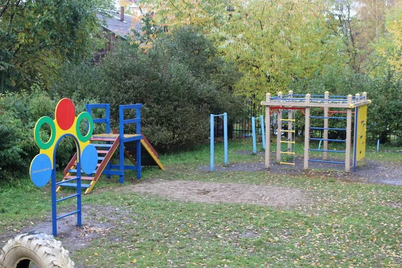 осмотр детских игровых площадок