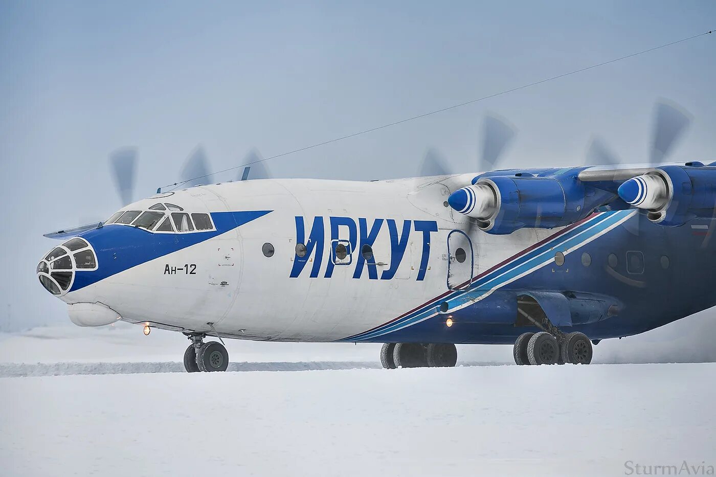 Аккумулятор иркут. Ан-12 иркут. ан 12 иркут фото. ливрея самолета ан-12 оак иркут. ан-12б.