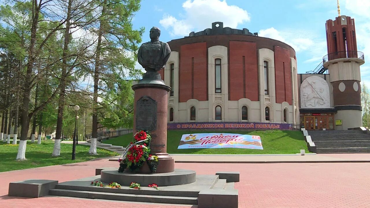 Книга г жукова. Музей Жукова в Калужской области. Музей г Жуков Калужской области. Город Жуков музей Жукова. Музей Победы в Жукове Калужской области.