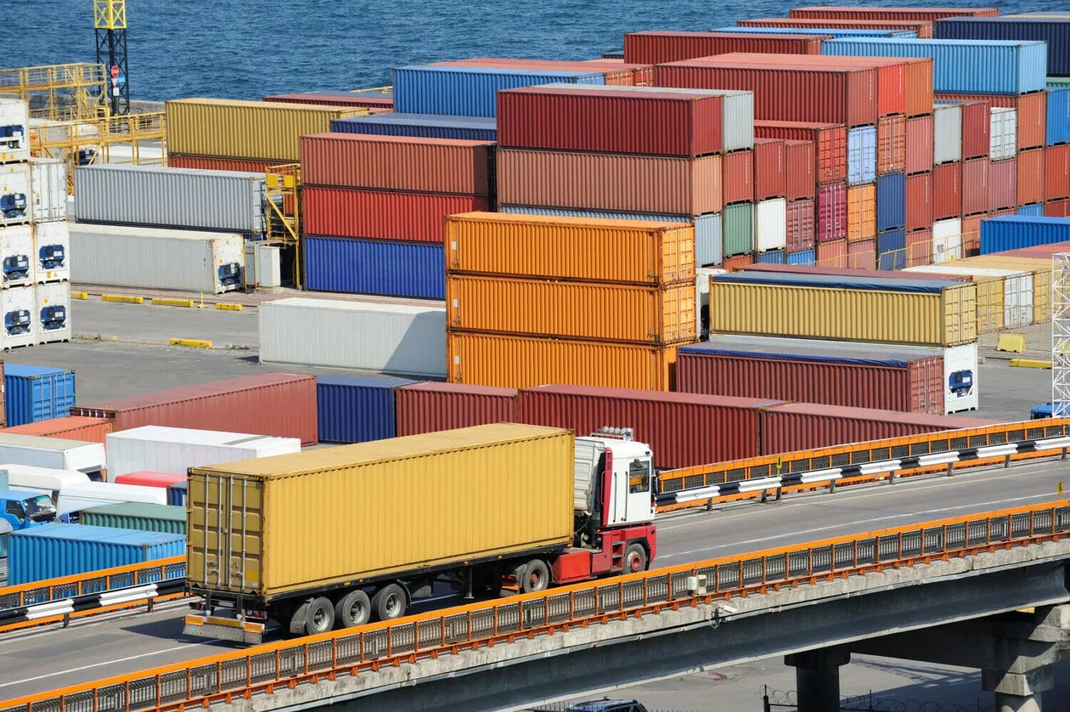 Logistics container
