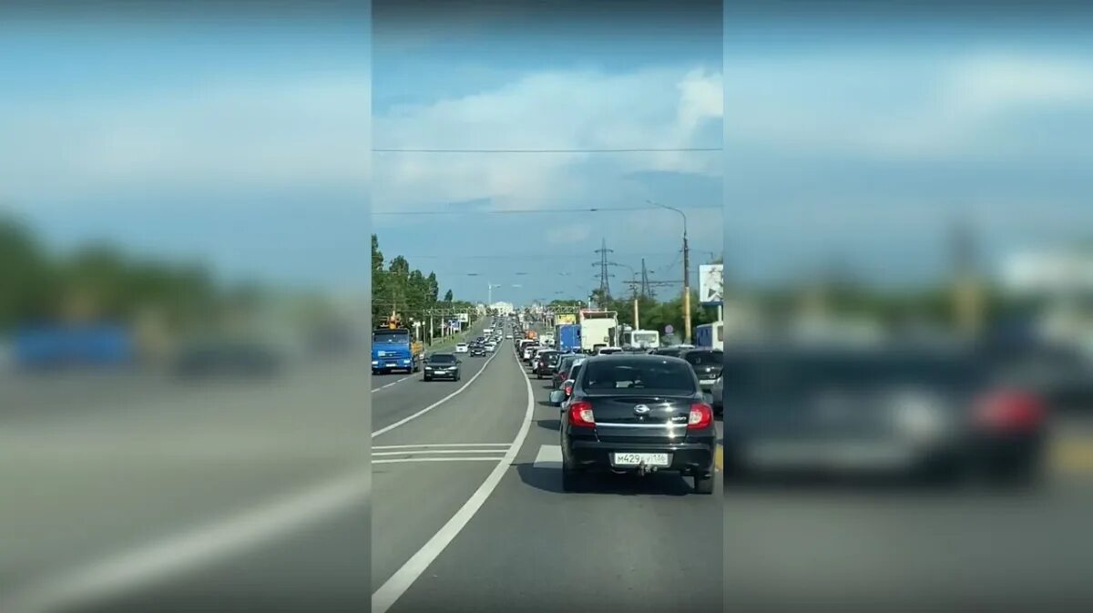 Поток застывший в пробке 9 букв