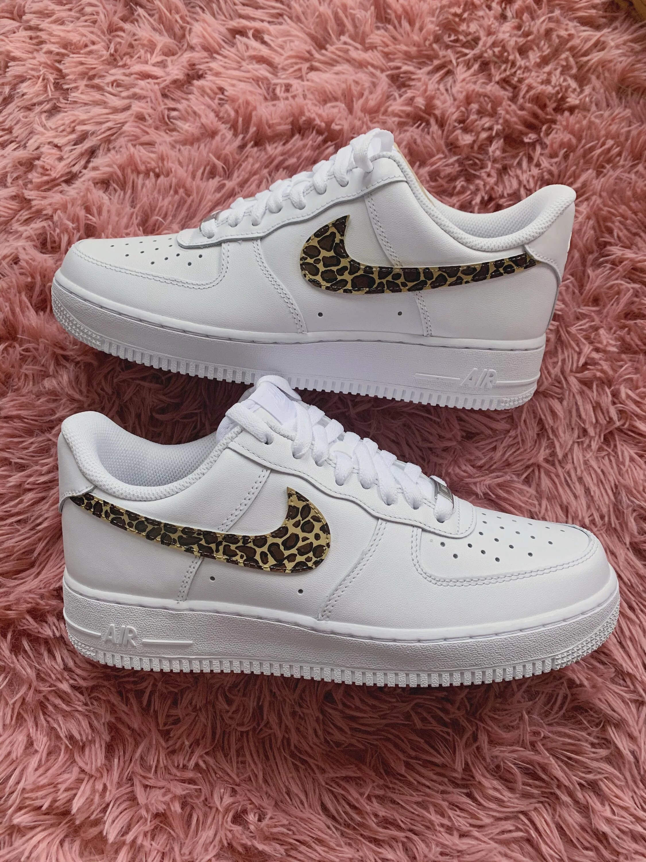 Включи форсы. Nike Air Force 1 af1. Кеды найк АИР Форс 1. Nike Force af1. Nike Air Force 1 леопард.