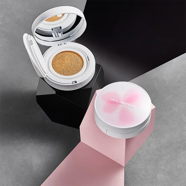 Chanel кушон отзывы. Кушон под макияж. База под макияж кушон. Кушон bb bioaqua. Что такое кушон в косметике.