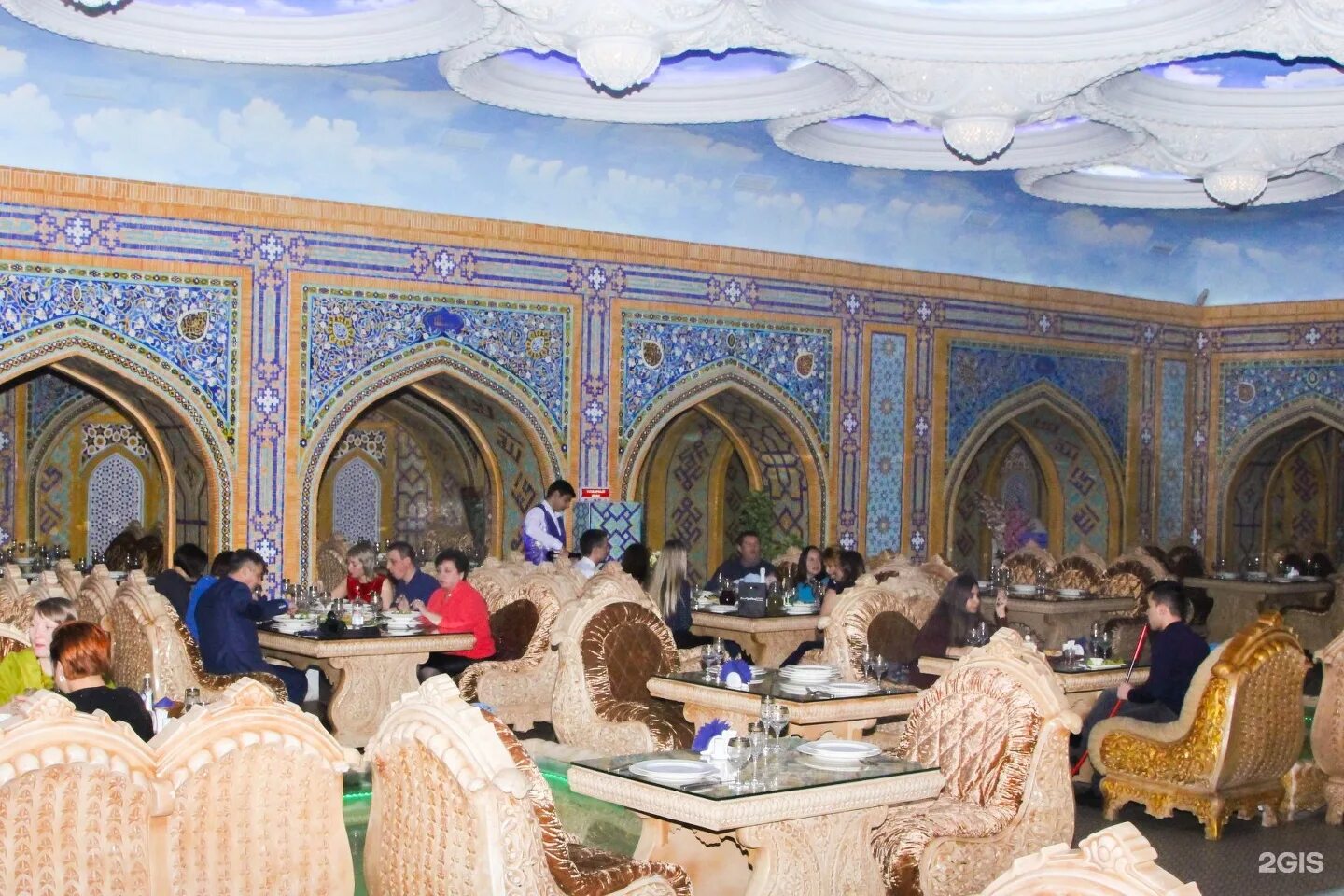 экспресс отель хостел казань. ул саид галеева 6 казань. Shax ресторан казань. ресторан шах казань. шах, казань, улица саид-галеева.