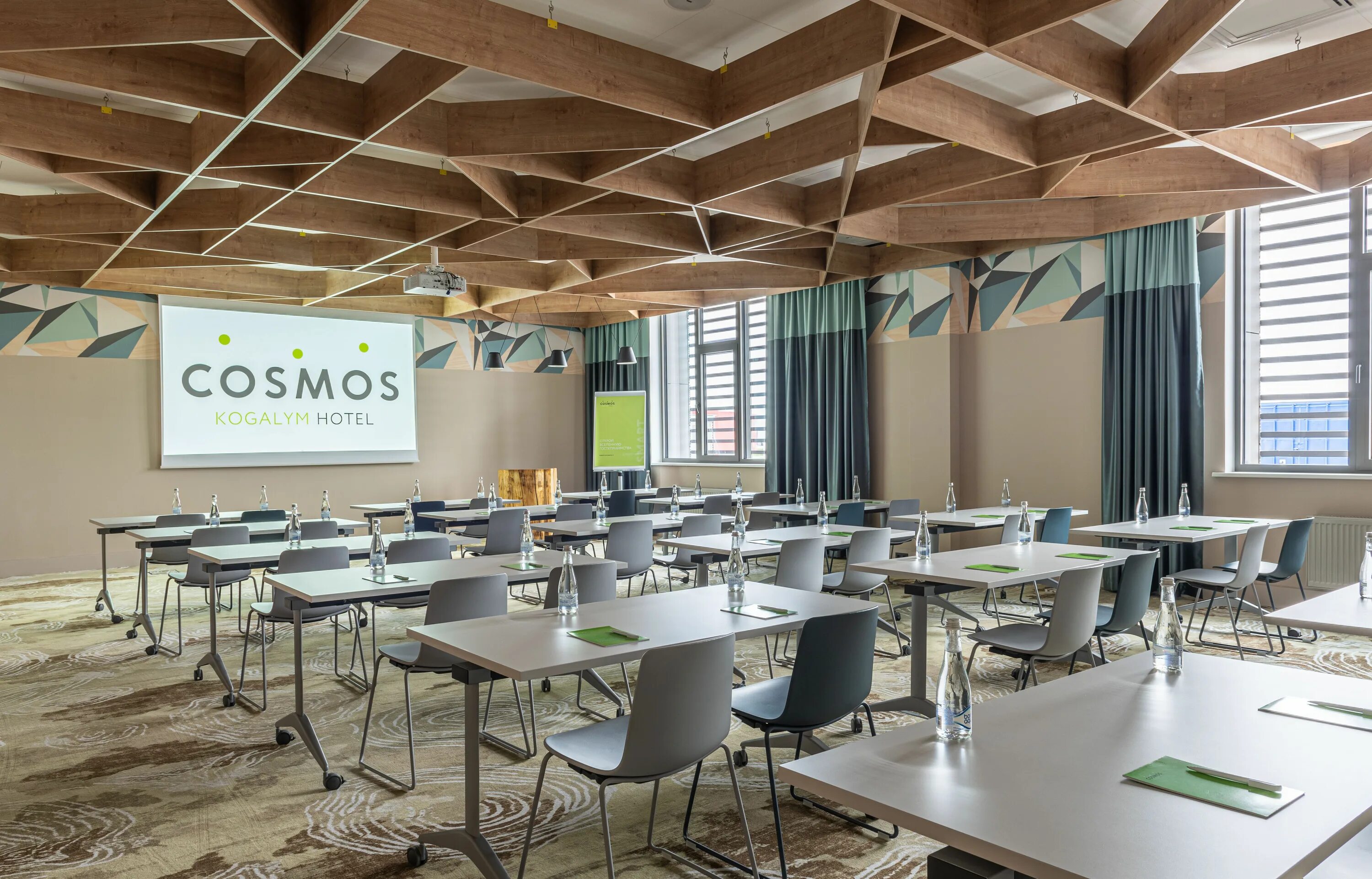 Cosmos smart semenovskaya. Космос гостиница москва дубининская. Космос когалым ресторан. Космос смарт дубининская отель москва. Гостиница космос когалым.