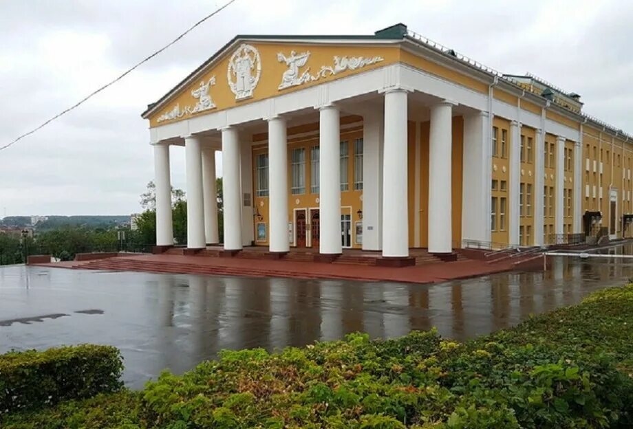 Русский драматический театр Саранск. Мордовский драматический театр Саранск. Драматический театр Саранск зал. Театры мордовии саранск