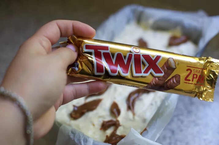 Мороженое Твикс. Мороженое Twix Ice Cream. Ведро Твикс. Мороженое Твикс ведро.