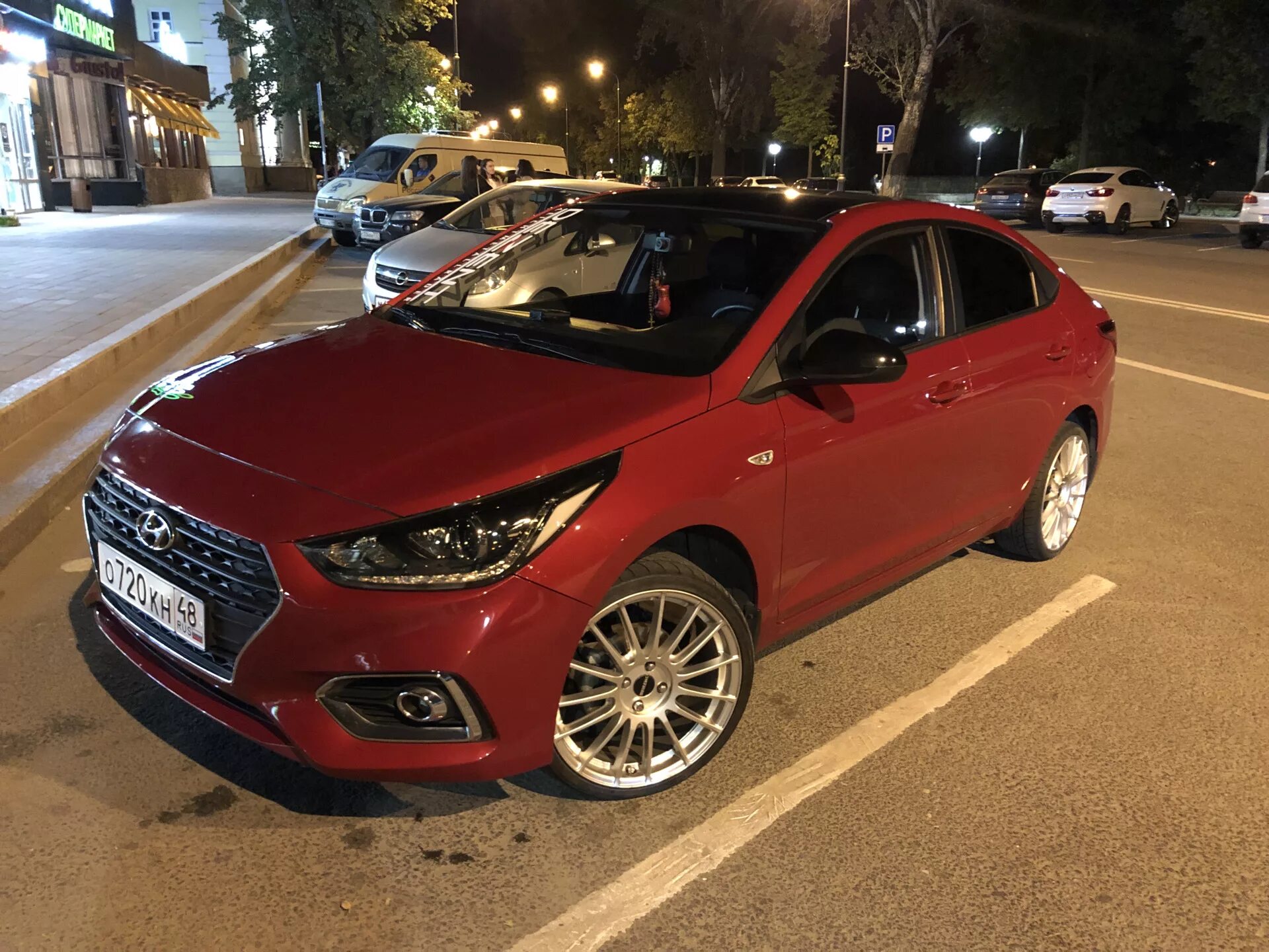 Солярис 2025 диски. Hyundai solaris 2025 красный. красный hyundai solaris r17. солярис r18. hyundai solaris r18.
