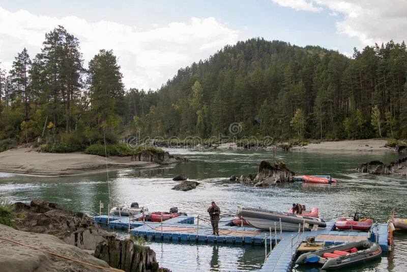 Уровень воды в реке катунь на сегодня. Алтай рафтинг Барангол. Село Барангол горный Алтай. Барангол Речной вокзал. Река Барангол.