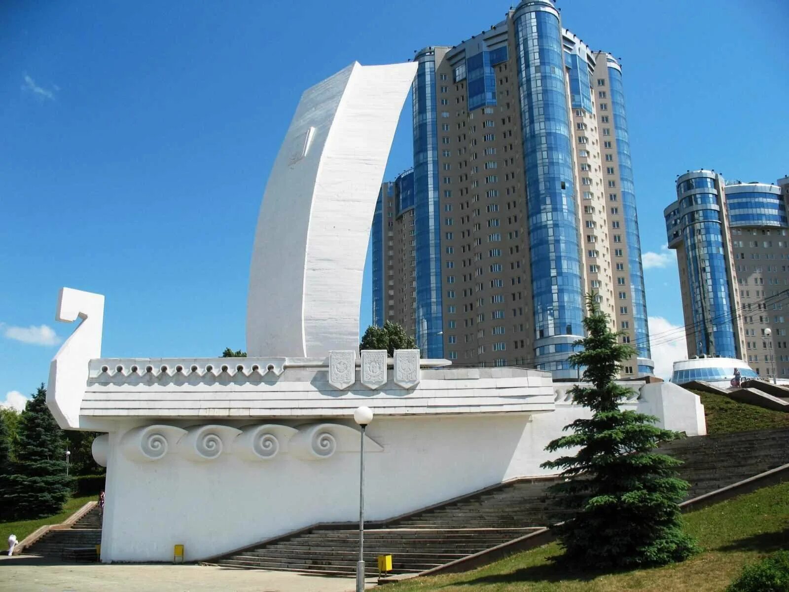 Памятники города самары