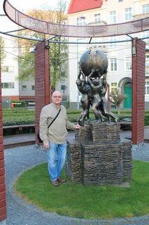 Памятник википедии