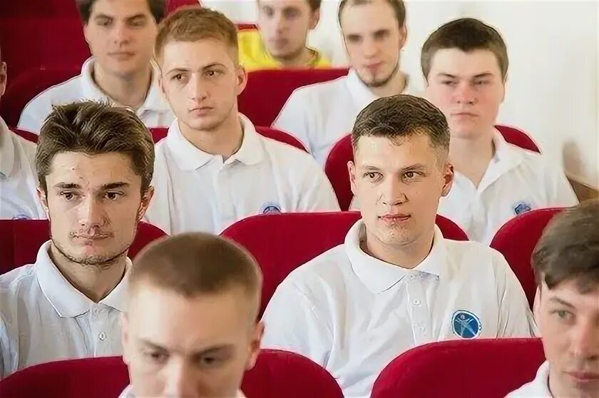 Курсы энергетического университета. Студенты в вузе. Ивановский энергетический колледж преподаватели. Спбгэу реклама и связи с общественностью. Курсы энергетического университета.