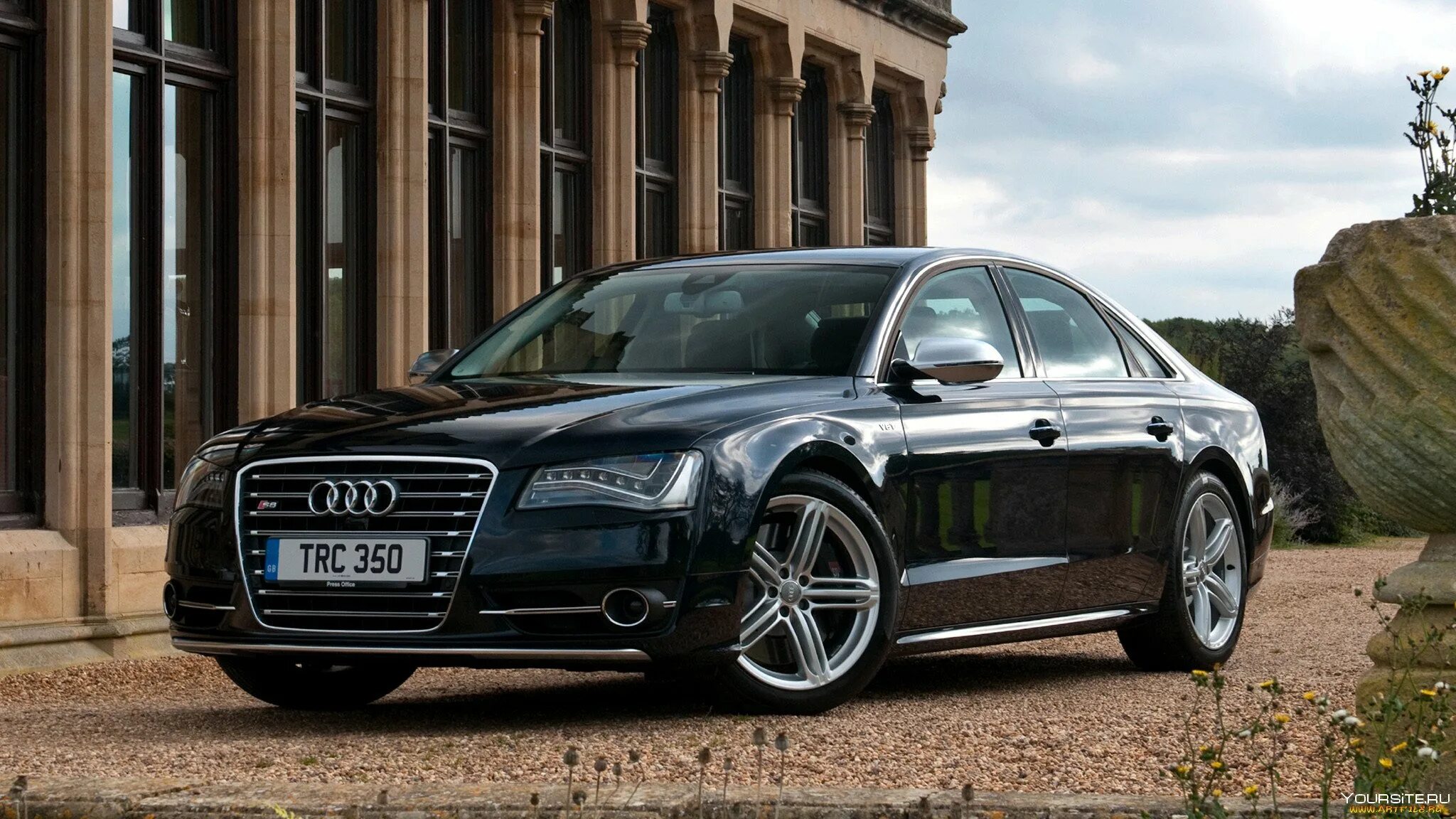 Автомобиль ауди. Audi s8 d4 2012. Ауди а8. Машина Ауди а8 черная. Audi a8 Black Edition.