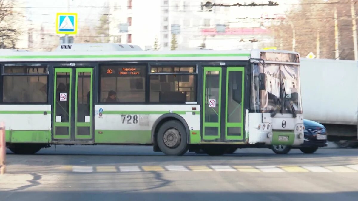 Новый общественный транспорт. Автобус 76. Остановка автобуса. Автобусы Ярославль.