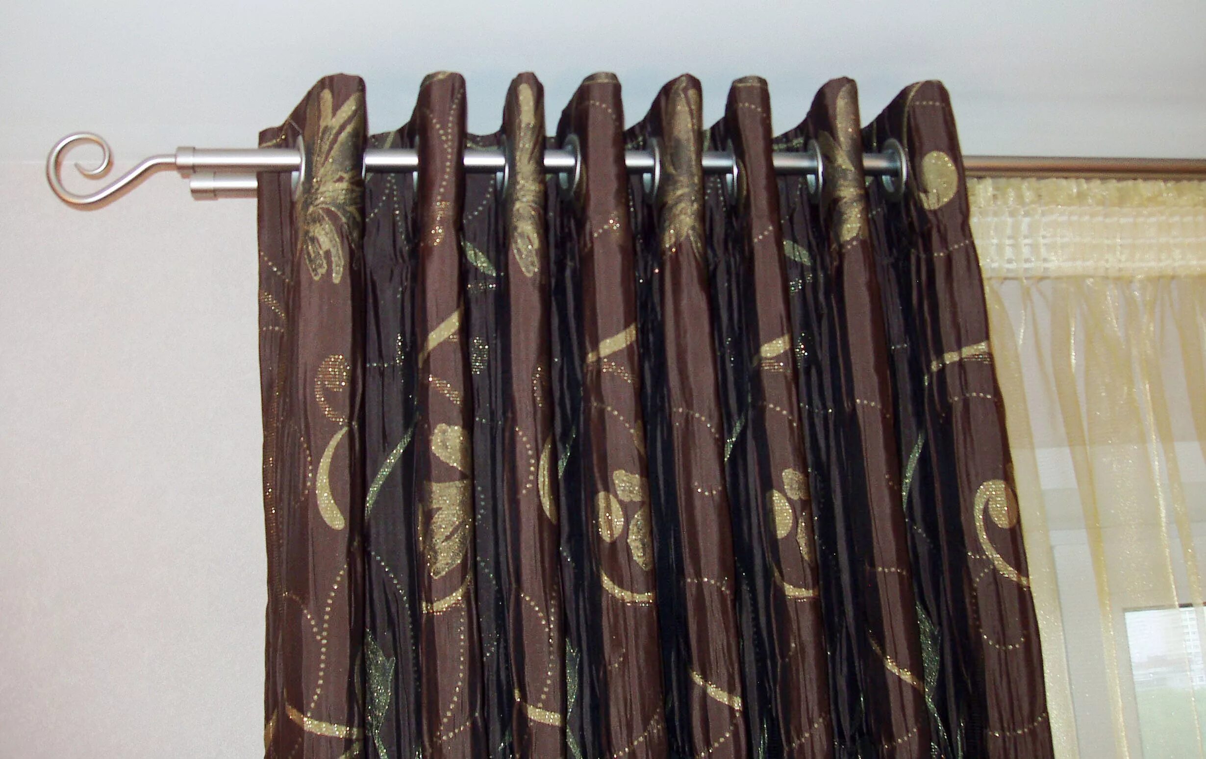 Повешенные шторы как правильно. Стирка штор. Занавеска в ванную комнату. Крепление штор к карнизу. Карнизы для штор.