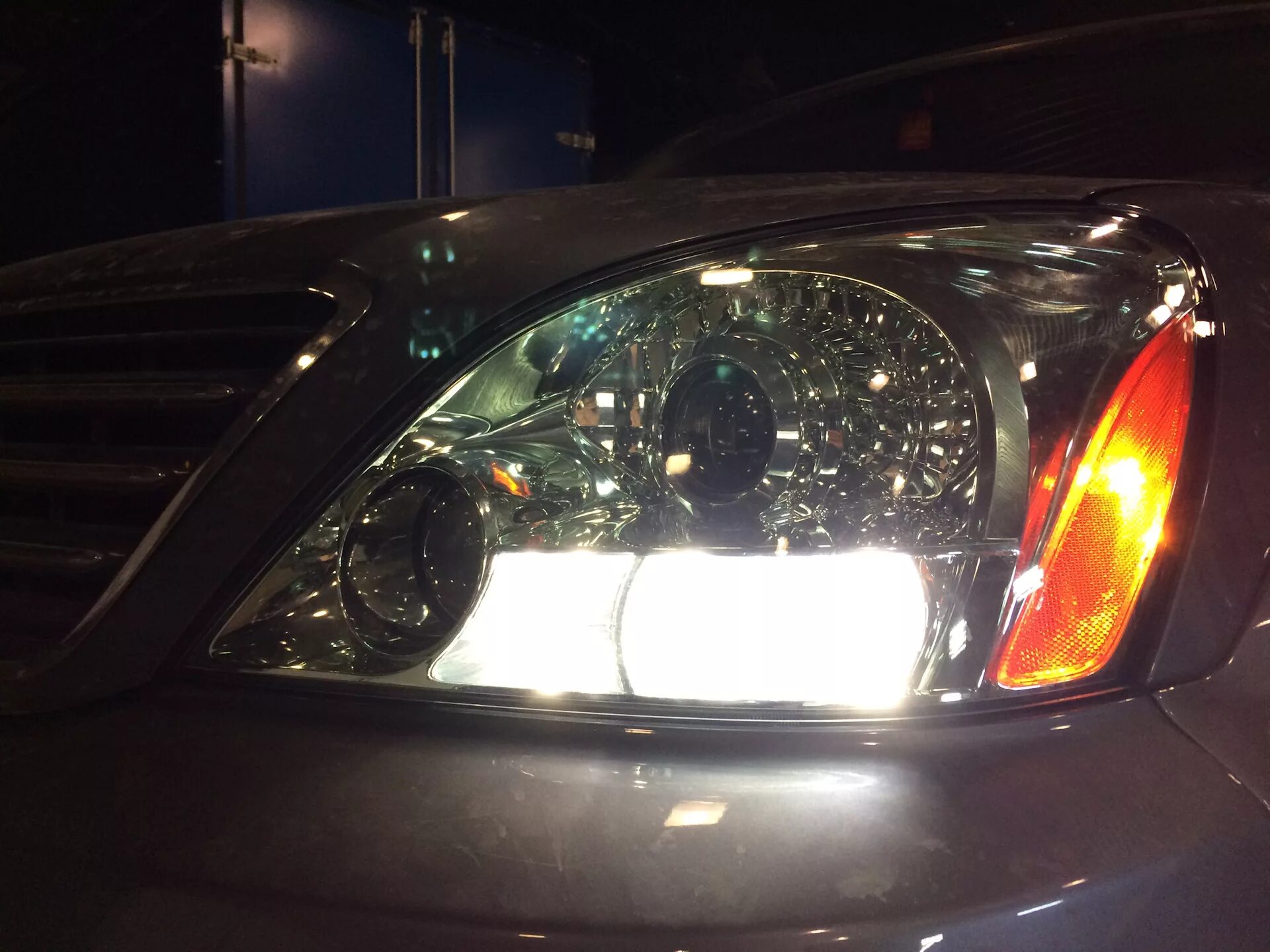 Лампочки лексус 470. Лампы лексус lx470. Лампа ближнего света лексус gx470. Омыватель фар lexus gx470. Лампочки лексус 470.