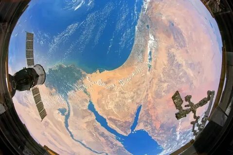 1 увидел нашу землю из космоса