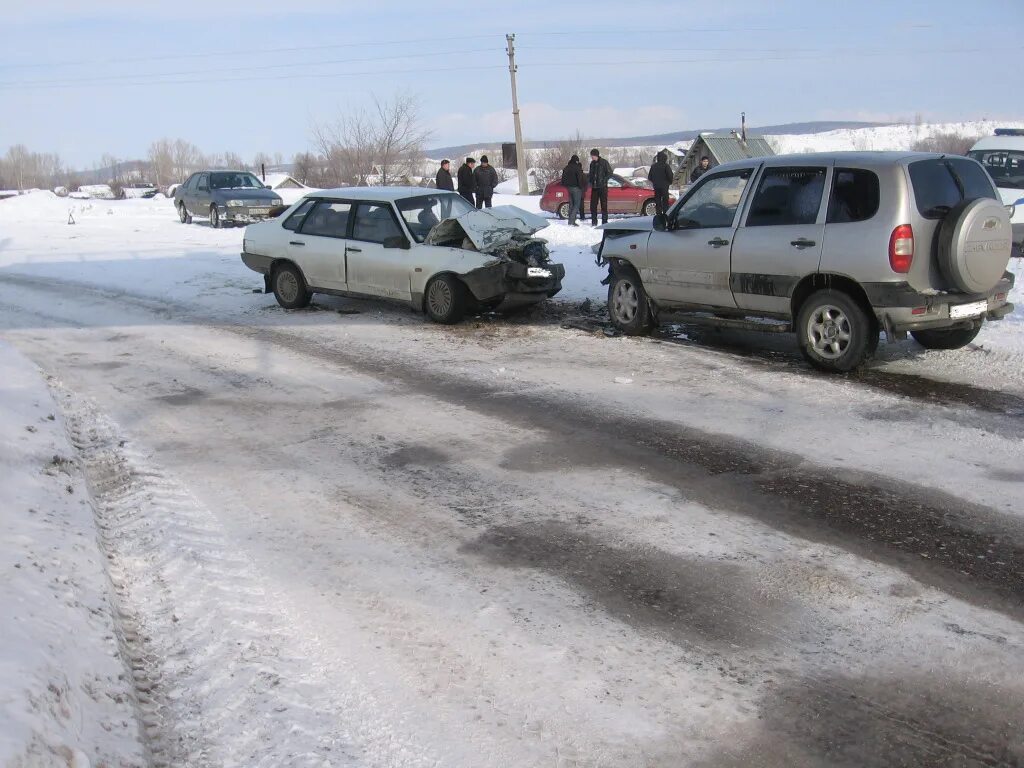 Погода в урняке чекмагушевского. Авария в Урняке Чекмагушевского района. Пожар в Урняке Ишимбайский район. Чекмагуша сегодня крубнае авария.