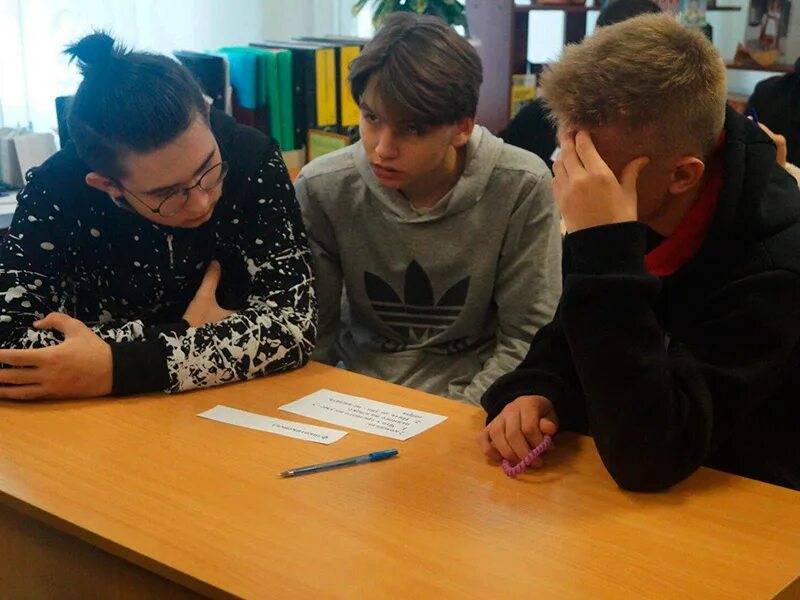 Бывшее здание технического колледжа. Беседы со студентами колледжа. Удомельский городской суд тверской области. Профилактика правонарушений фото. Дрс беседа в техникуме.