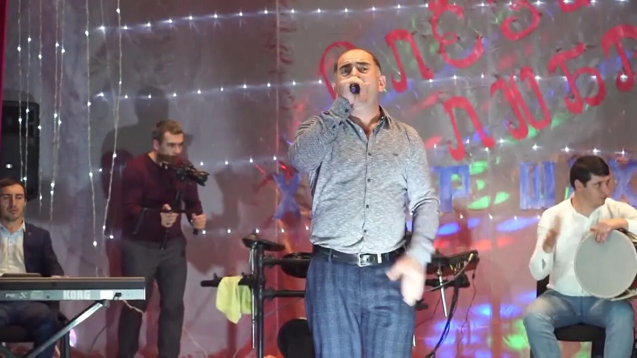 Концерт крида краснодар. Ждамиров концерт. Группа наив концерт. Рок концерты в москве. Концерты 202.