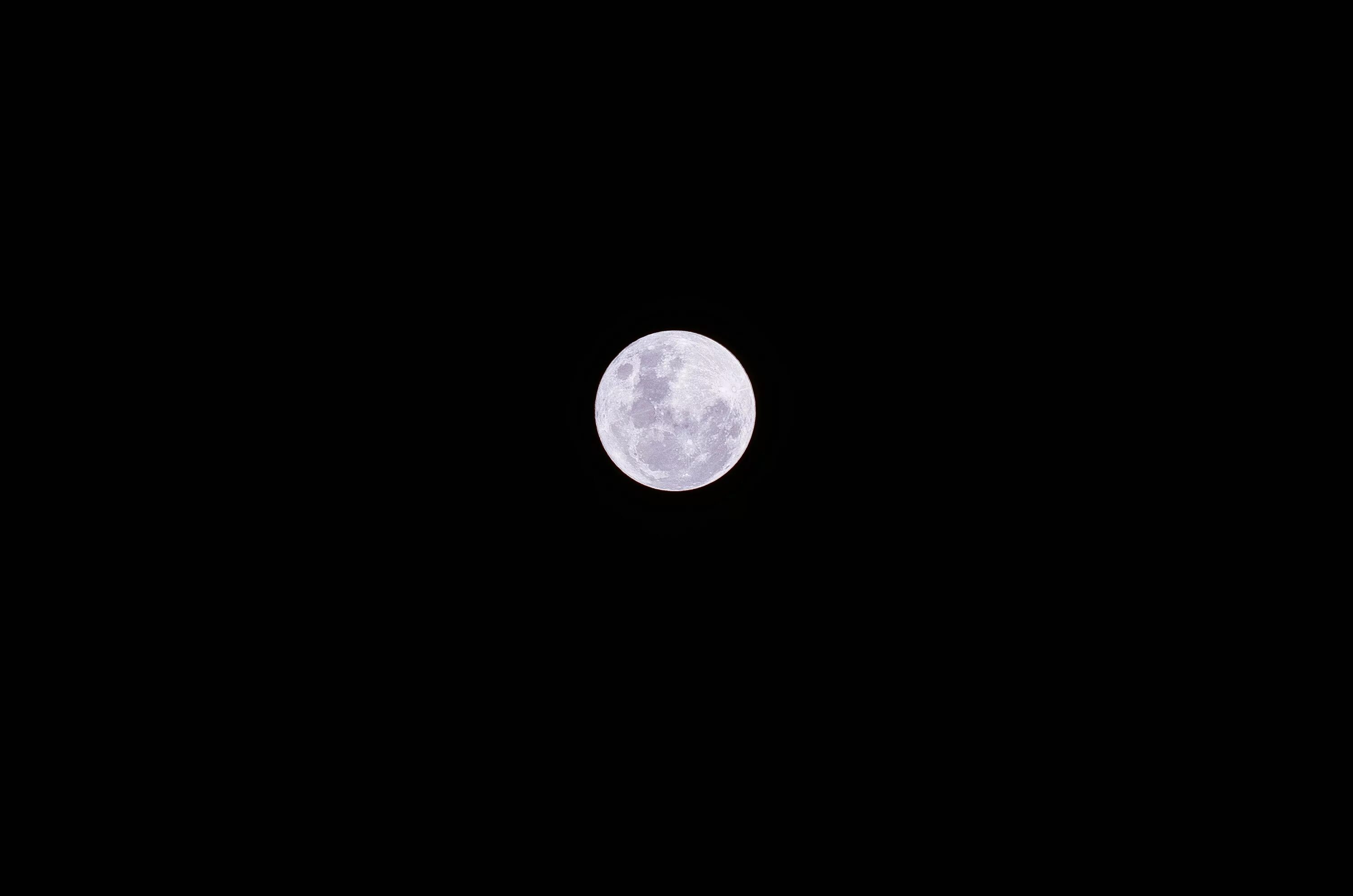 Sim moonlit black. Noir moon. Moonlight black. Луна. Лунная ночь.