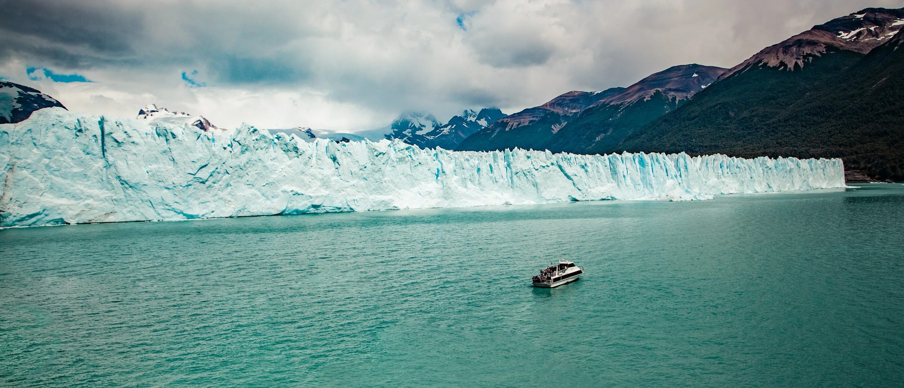 Аргентина море. Самое Холодное озеро в мире. Холодные красивые страны. Вода и климат.