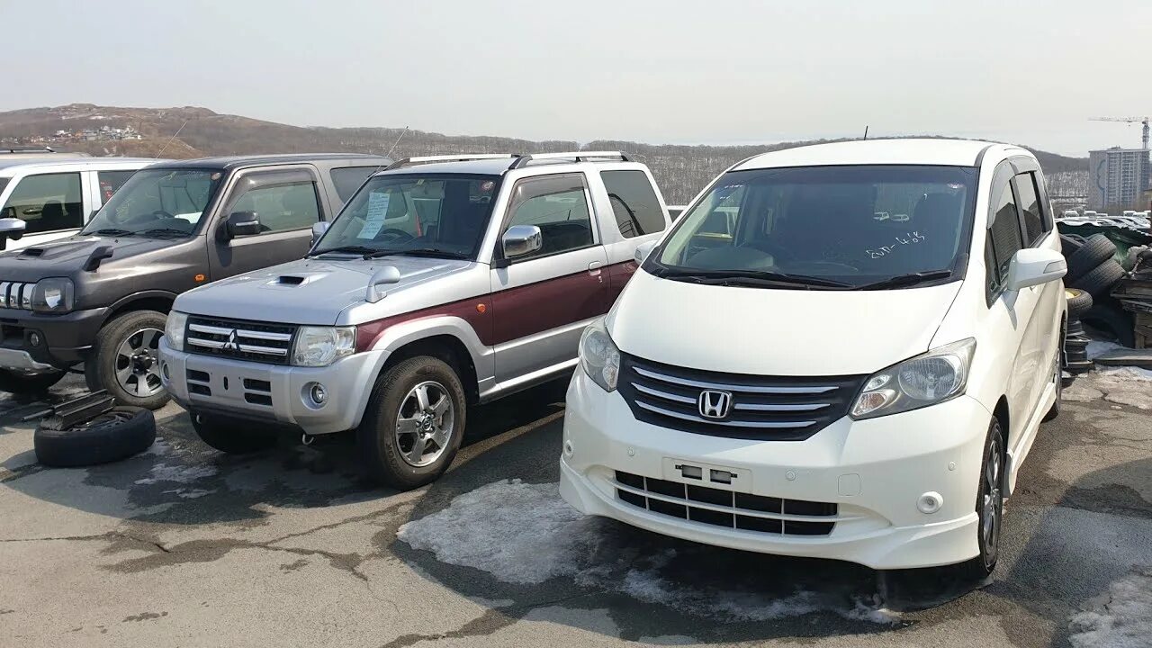 Дром ру автомобили из японии. Тойота Владивосток зеленый угол. Авторынок Владивостока зеленый угол Тойота. Владивосток авторынок машины из Японии. Зеленый угол Land Cruiser.