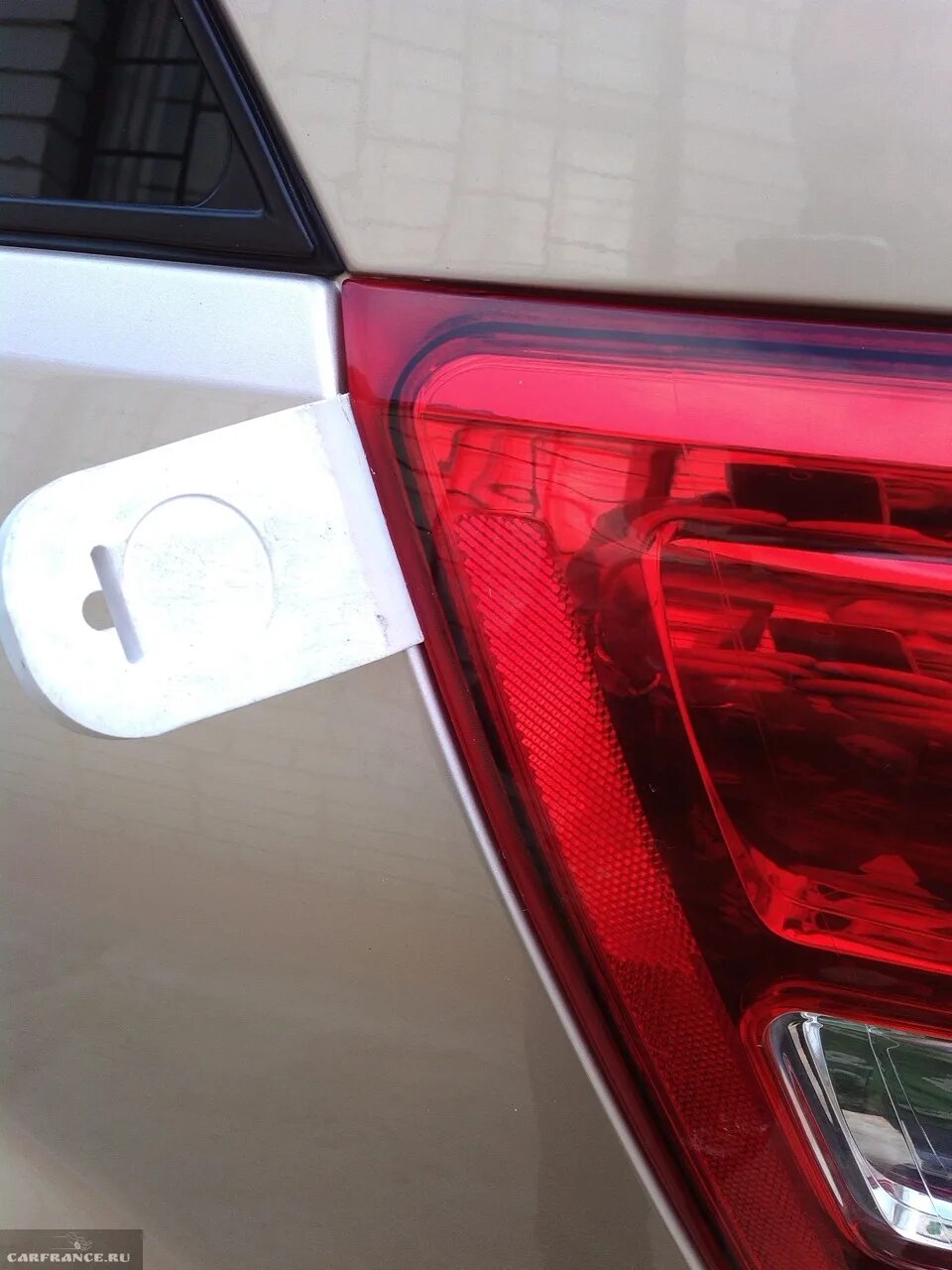 Лампа заднего фонаря сузуки гранд витара. Задний габаритная лампа витара 2013. Диодные стоп сигналы сузуки гранд витара 2008г. Витара снимаем задний фонарь. Витара снимаем задний фонарь.