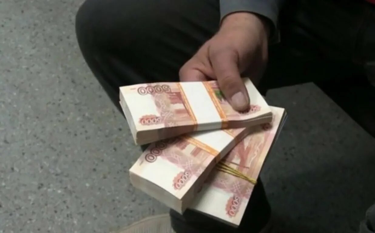 Сумма денег мошенникам. 3 Миллиона рублей. Мошенники деньги. 22 Миллиона рублей. 3 Млн рублей.