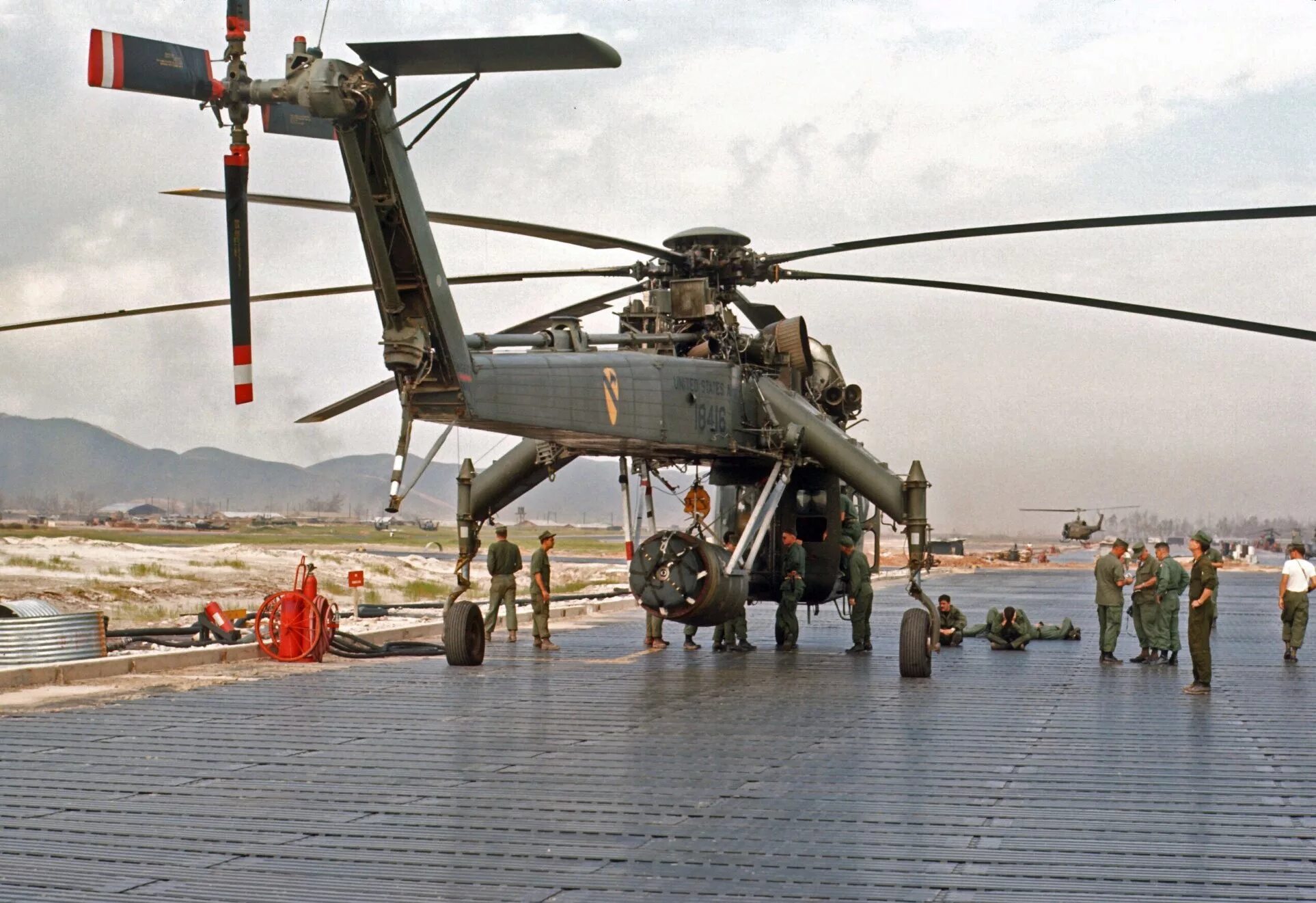 Бпла бас 200. Бпла бас 200. Helicopter base. Сталкер вертолет арт. Helicopter base.