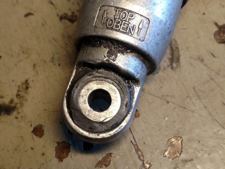 Амортизатор натяжителя ремня кайрон дизель 2. Амортизатор ремня натяжителя тойота. Ssangyong kyron амортизатор натяжителя ремня. Амортизатор натяжителя приводного ремня джили ес 7. W124 амортизатор натяжителя.