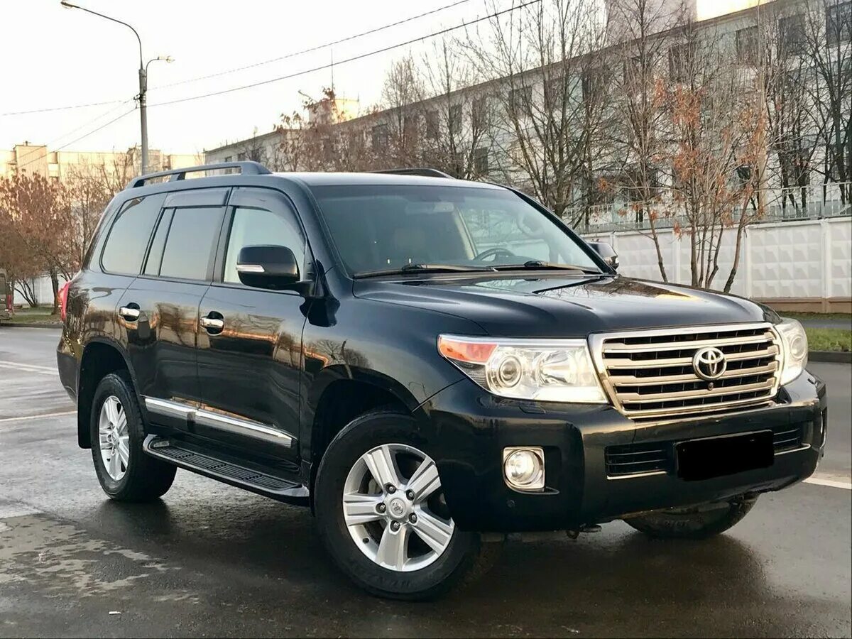 Москва купить тойоту ленд крузер бу. Toyota Land Cruiser 200. Toyota Land Cruiser 2013. Тойота ленд Крузер 2013. Ленд Крузер 200 2013.