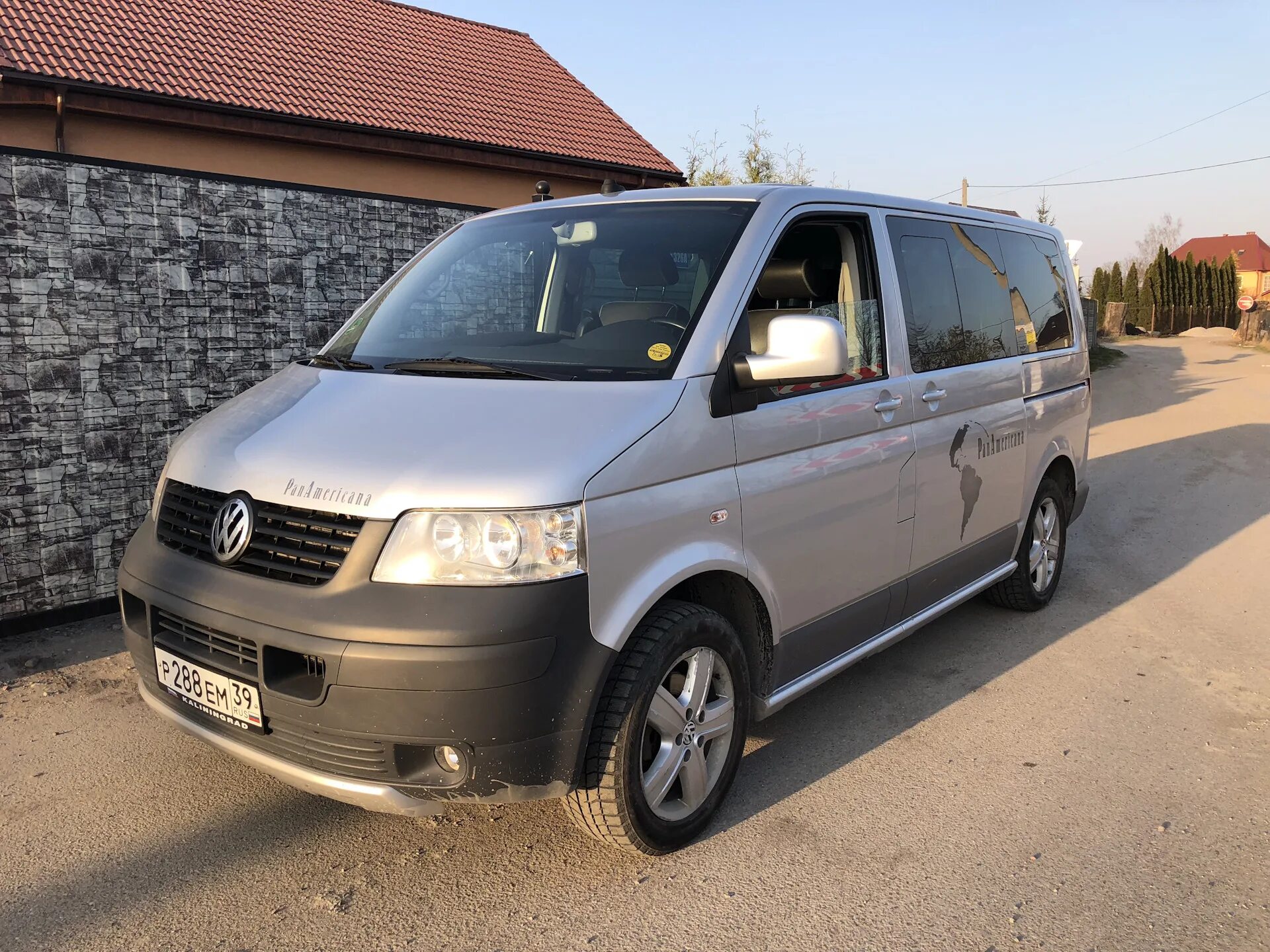 Купить фольксваген мультиван. Volkswagen t5 2009. Фольксваген Мультивен 2009. VW t5 Panamericana. Мультивен т5 Panamericana.