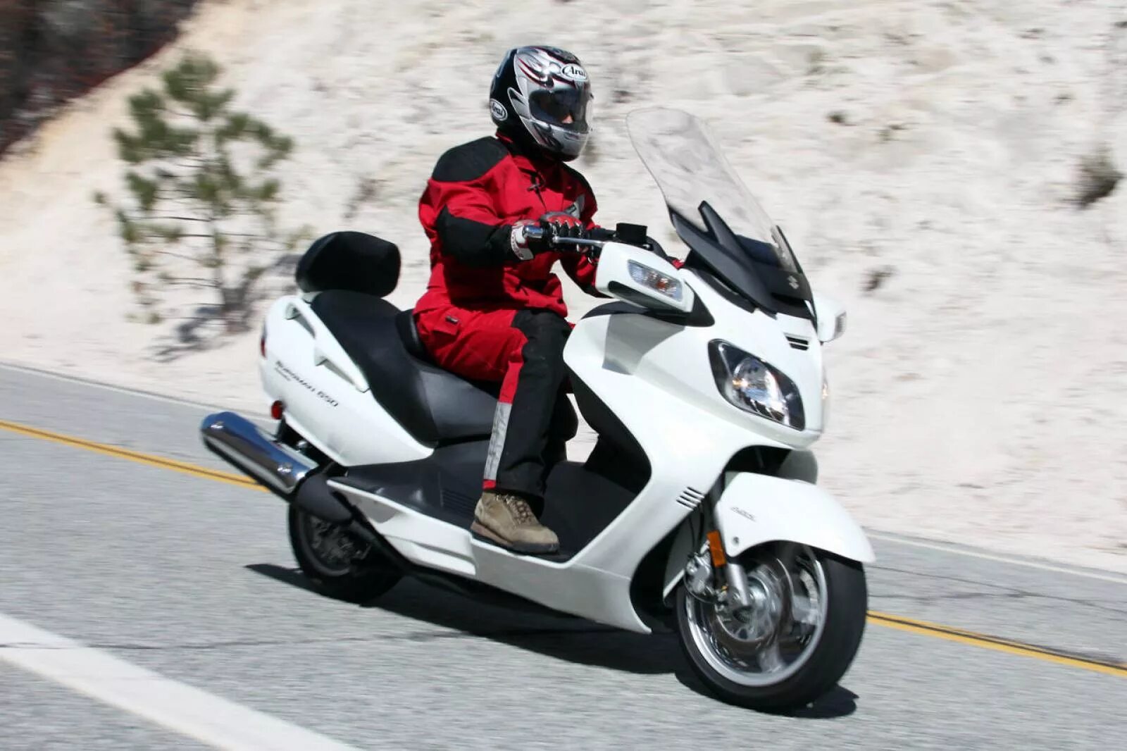 Suzuki skywave 650 помпа. Suzuki burgman 400 кофр. Suzuki burgman 650. Максискутер suzuki skywave 650. Suzuki макси скутер skywave 650.
