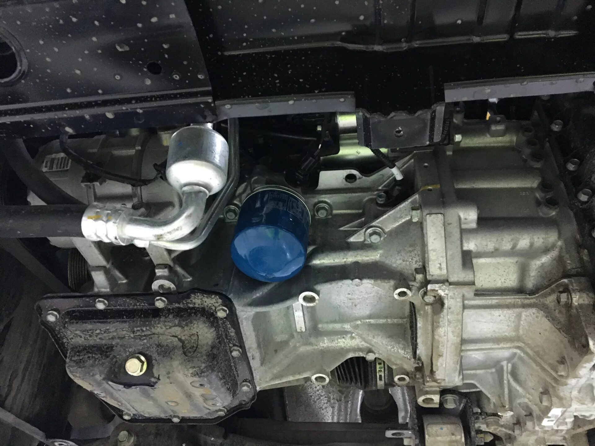 Замена масла хавал. Хавал ф7 крышка клеммы. Haval jolion щуп в двигатель. Замена масла хавал. Пробка масляного поддона акпп хавал h9.