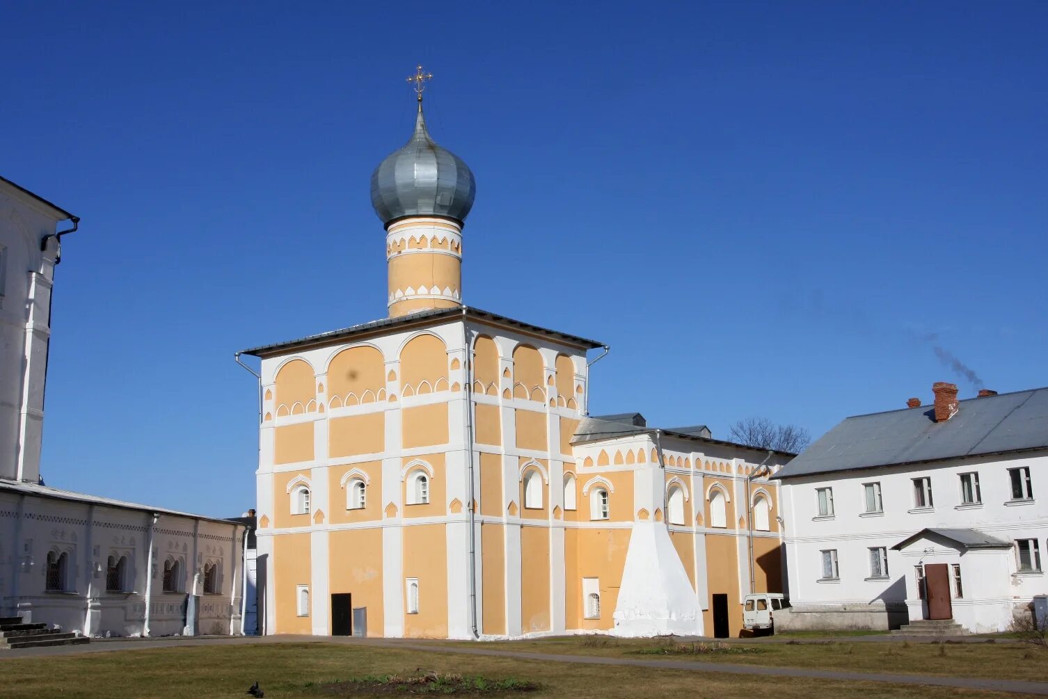 Варлаамо-Хутынский Спасо-Преображенский. Варлаамо-Хутынский монастырь Великий Новгород. Варлаамо-Хутынский Спасо-Преображенский монастырь. Новгород Варлаамо-Хутынский Спасо-Преображенский монастырь. Варлаамо хутынский монастырь сайт