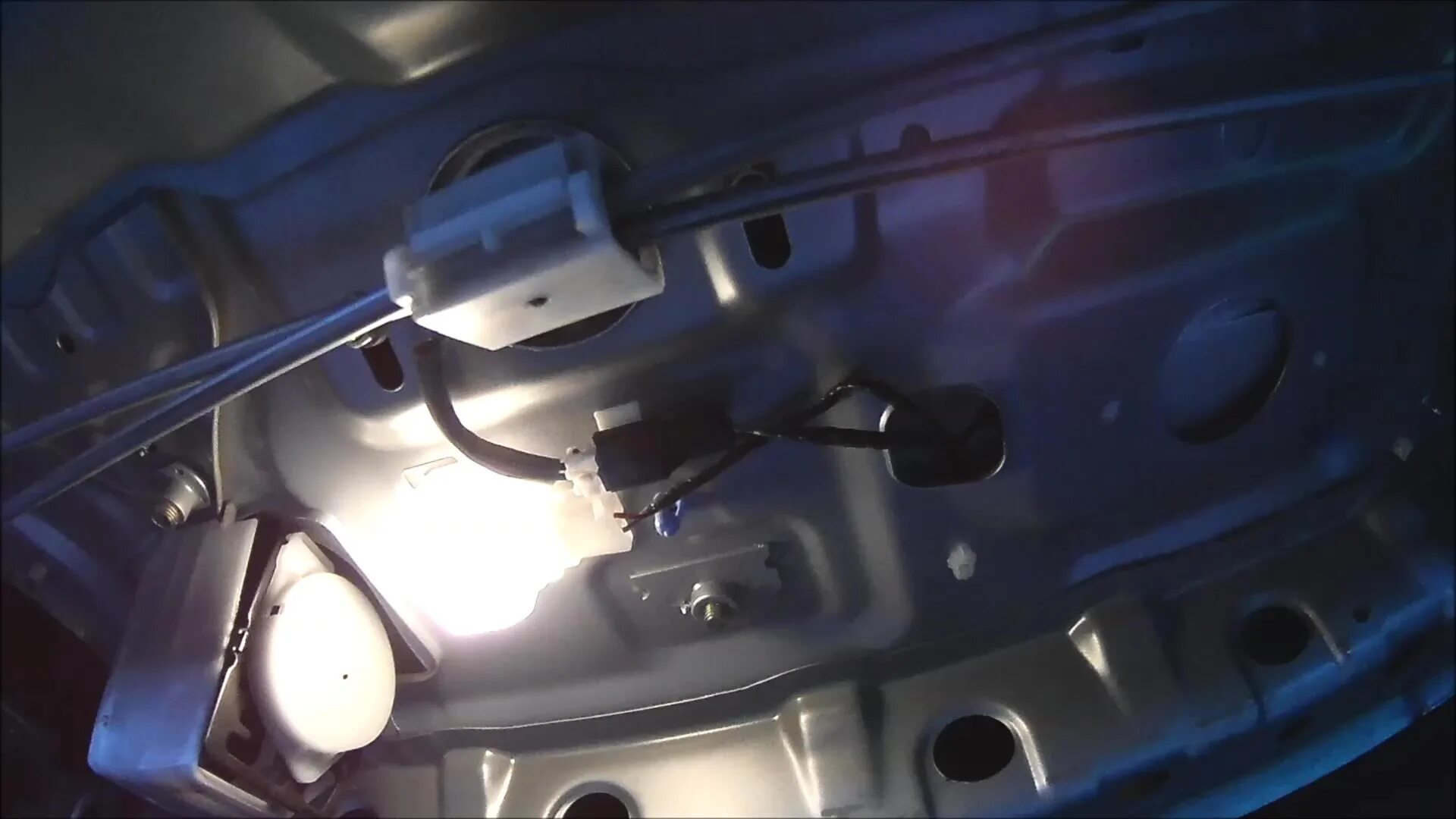 Лампы стоп сигнала лансер 9. Лампа стоп сигнала лада икс рей. Стоп лампочка на лансер 9. Митсубиси лансер 2008 лампа габарит. Лампа стоп сигнала лансер 9.