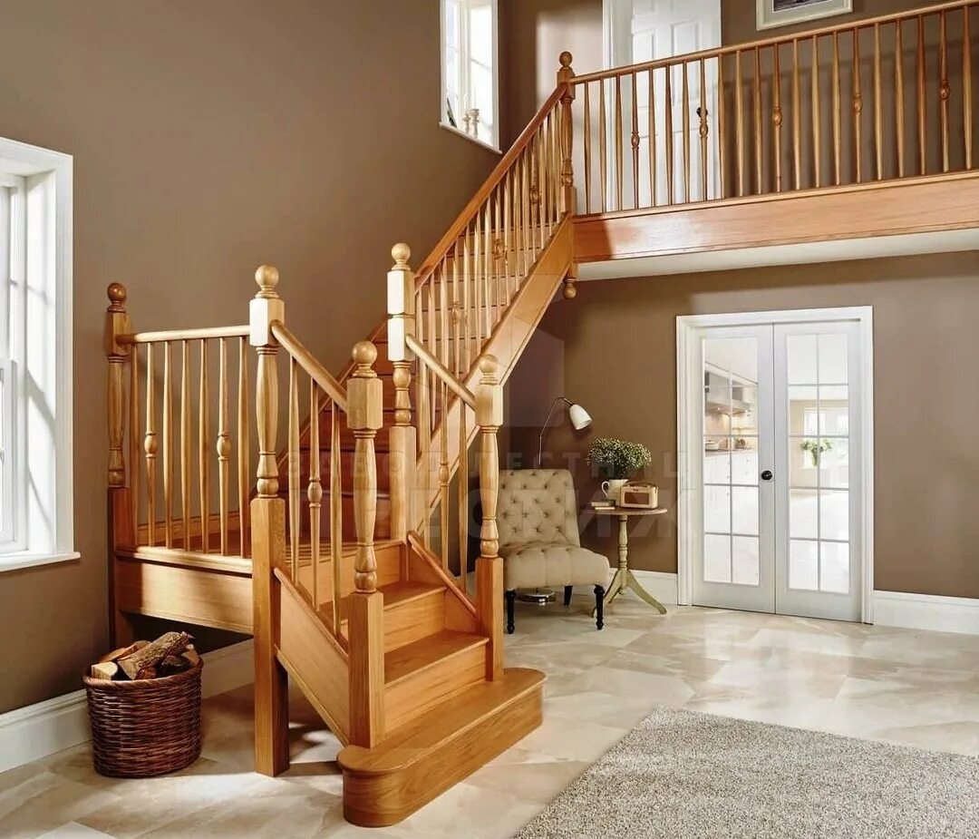 Лестница. Деревянная лестница. Лестница на второй этаж деревянная. Деревянные лестницы в частном доме. Лестницы для частного дома из дерева.