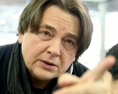 Узнать кто был директором
