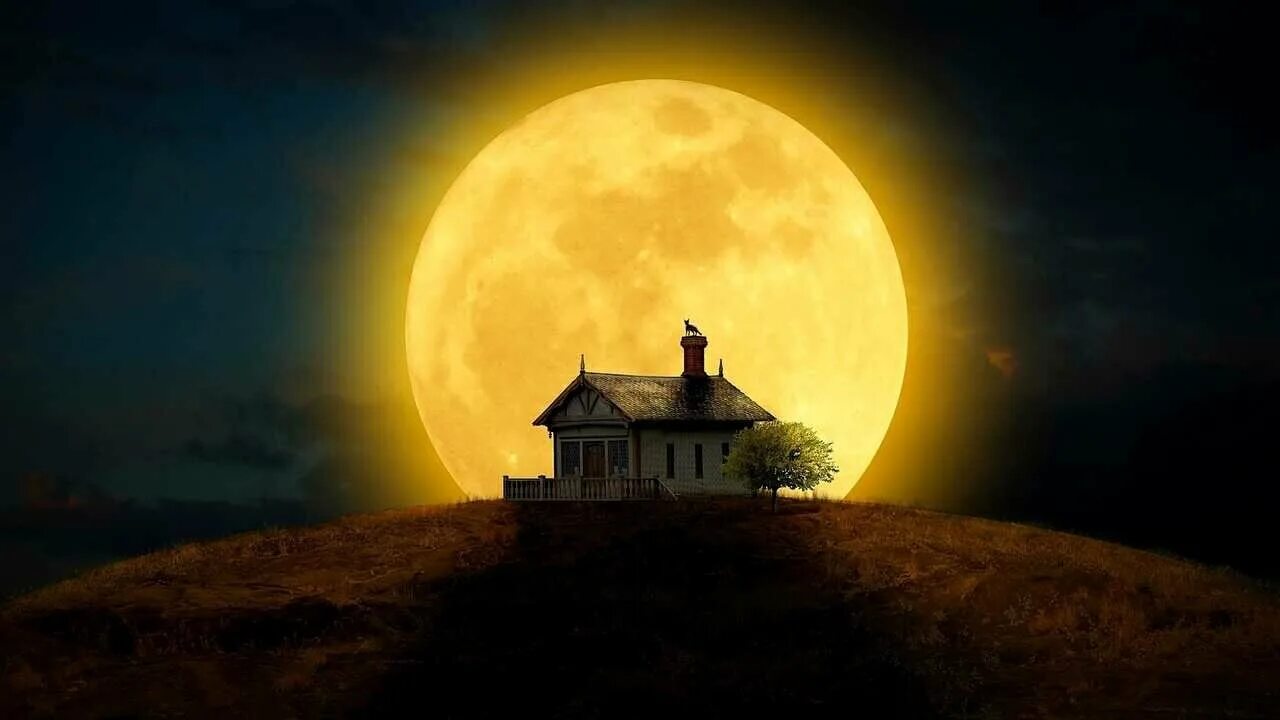 Дом полнолуния. Город на луне. Зимняя ночь. Домик на луне. Домик на луне.