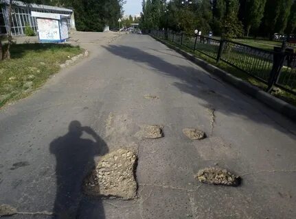 Колдобина на дороге 4