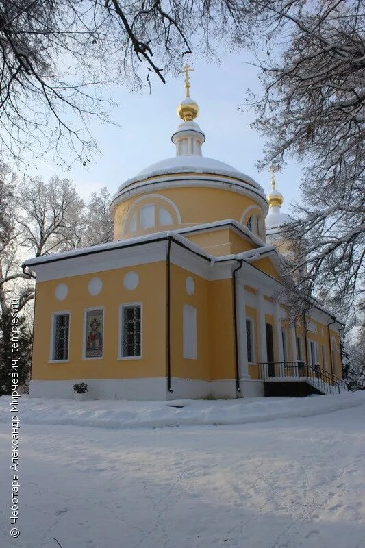 Храм рождествено истринский. Церковь рождества христова истра. церковь в рождествено митино.
