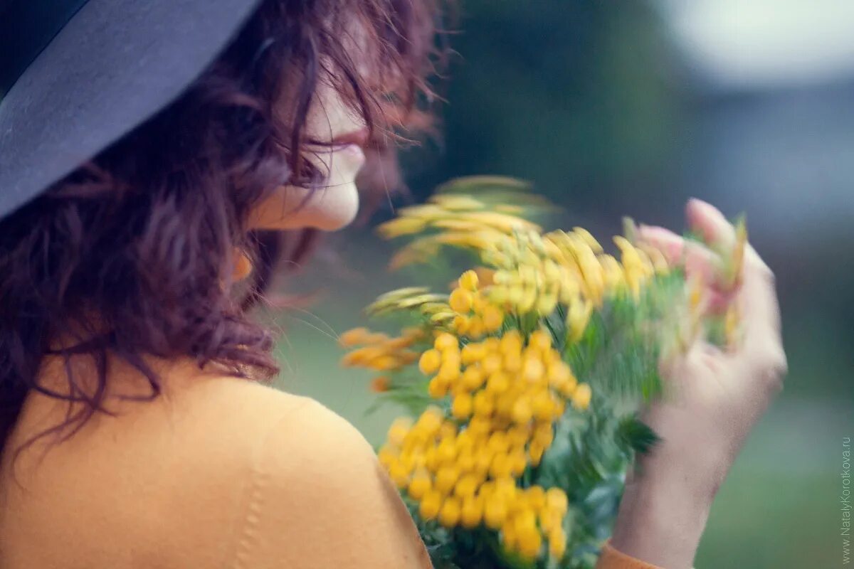 Женщина загадка. Женщина загадка стихи. Каждая женщина загадка. Женщина загадка картинки красивые. Картинки женщина загадка.