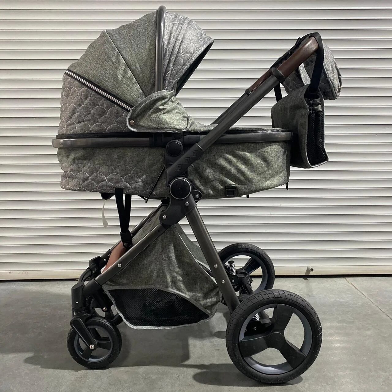 Коляска luxmom 3 в 1. Коляска трансформер luxmom v9. Коляска luxmom 3 в 1. Коляска luxmom bolina v9. Коляска v3 luxmom серая.