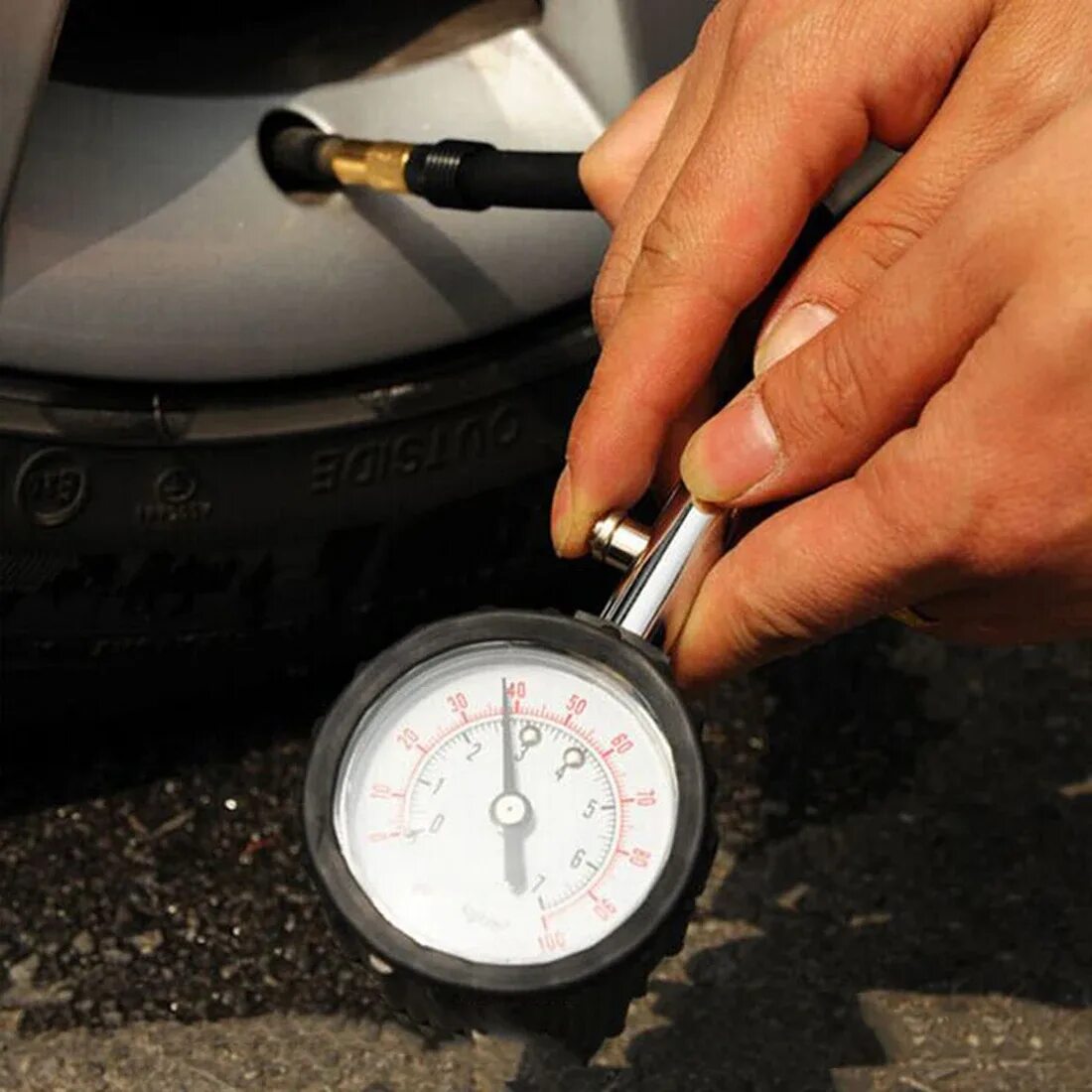 Сколько атмосфер в автомобиле. Манометр автомобильный Tire Pressure Gauge. Манометр 0-100 psi воздуха. Измеритель давления в шинах мотоцикла Ява 250. Манометр давления в шинах ЗИЛ 131.