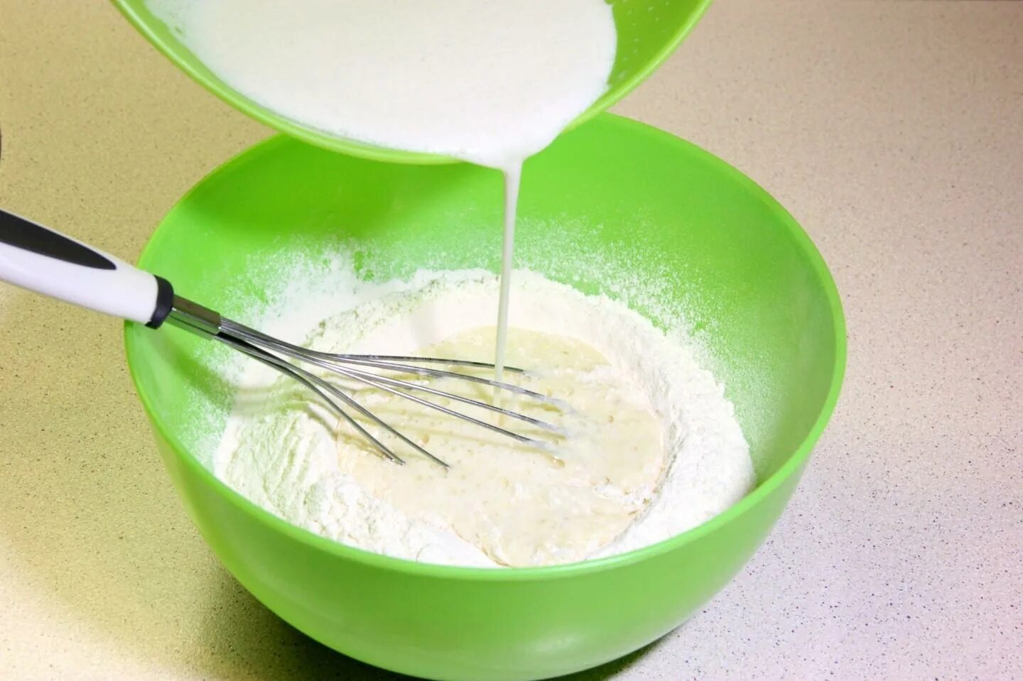 Смесь цементно-песчаная цпс м200. Клей стройбриг гранификс ас 14. Смеси перелит. Кладочная смесь м-200 мку 40кг. Взбитые яйца в миске.