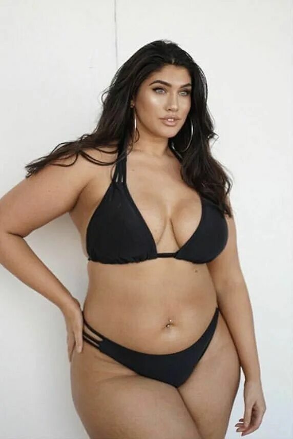 София адамс плюс сайз 18. Молодые пышные девушки. Пухленькие армянки. Пухленькие армянки. Плюс сайз юлия лаврова.