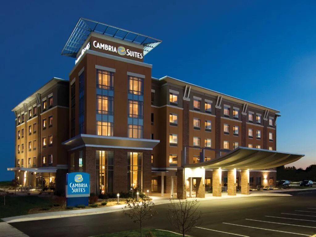 Отель снаружи. Красивые фасады отелей. Park lane улица. Фото гостиниц снаружи. Современный мини отель фасад.