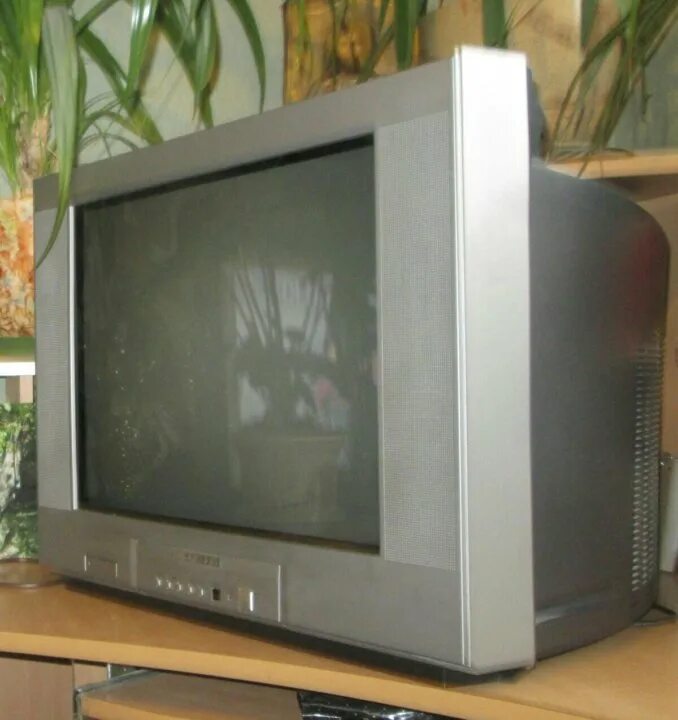 Телевизор самсунг ЭЛТ 2000 года. Старый телевизор самсунг 2000. Телевизор самсунг 1990. ЭЛТ телевизор самсунг 2005 года.