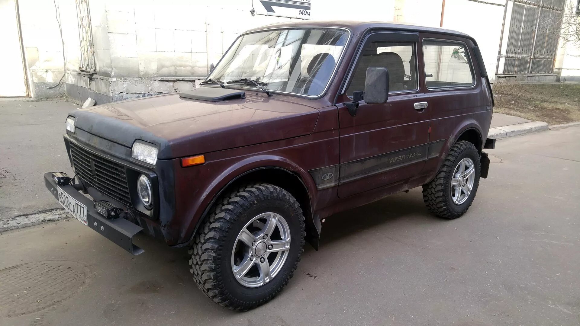 Нива на safari 540. Форвард сафари 540 на ниве 2121. Сафари 540 на ниву. Нива колеса сафари 215 65 r15. Форвард сафари 540 на ниву r16.